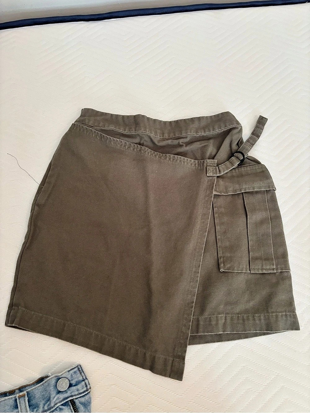 Urban Outfitters Women's Cargo Shorts in Brown Size XS